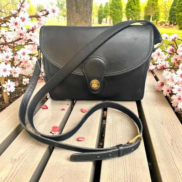 VTG Coach Devon 9908 Black Leather Brass Turnlock Flap Crossbody Bag 1993 USA - Picture 1 of 8